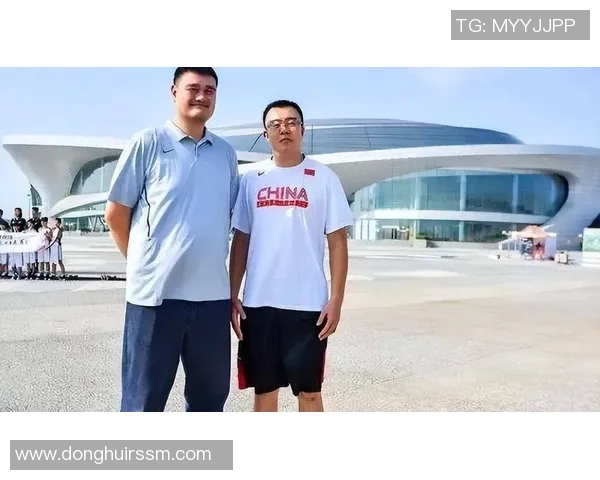 姚敏与姚明的传奇故事:从篮球场到人生舞台的精彩旅程 姚敏与姚明的传奇故事:从篮球场到人生舞台的精彩旅程