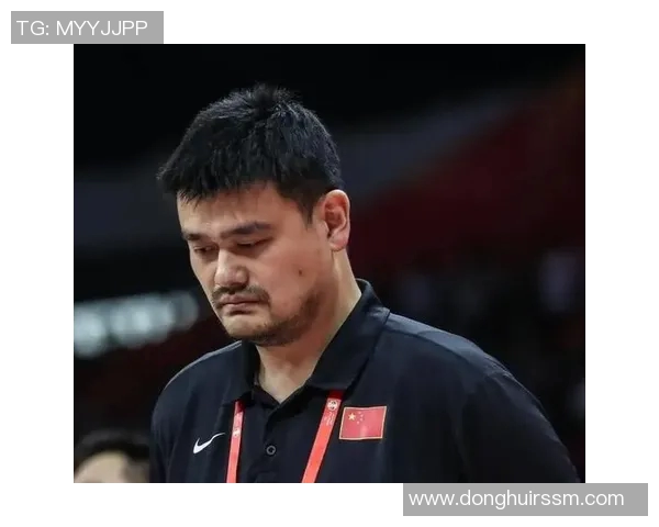 姚明邀请穆托姆博共进晚餐畅谈篮球往事与友谊的深厚情谊